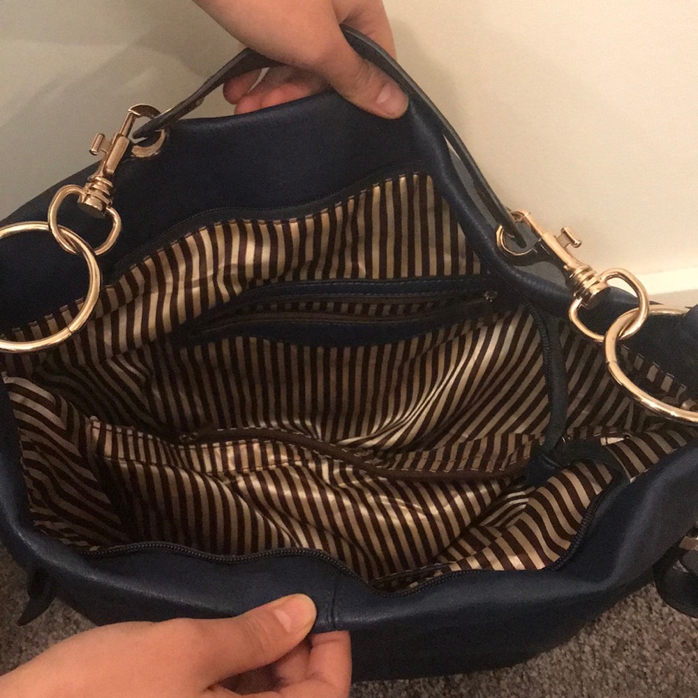 Purse - Picture 2 of 4